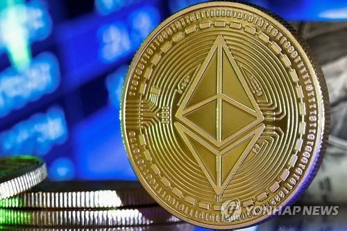 시가총액 2위 가상화폐 이더리움 모형 이미지. <EPA=연합뉴스>